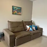 Apto Alto Padrão C/Ar, Varanda Gourmet e Piscina